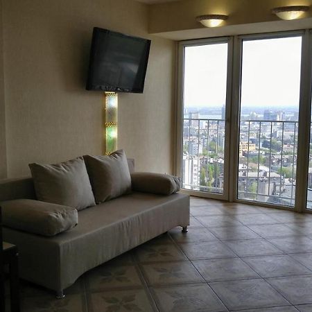 Apartment Near Dnipro Arena Екстериор снимка